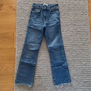 Jeans - Säljer de här coola jeansen🍒 xoxo