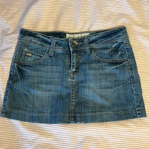 Jeans Kjol  - Midjemått: 36cm 💖