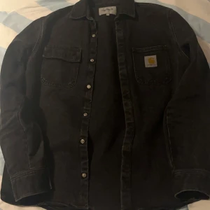 Overshirt från Carhartt - Säljer en Overshirt från Carhartt. Gott skick. 