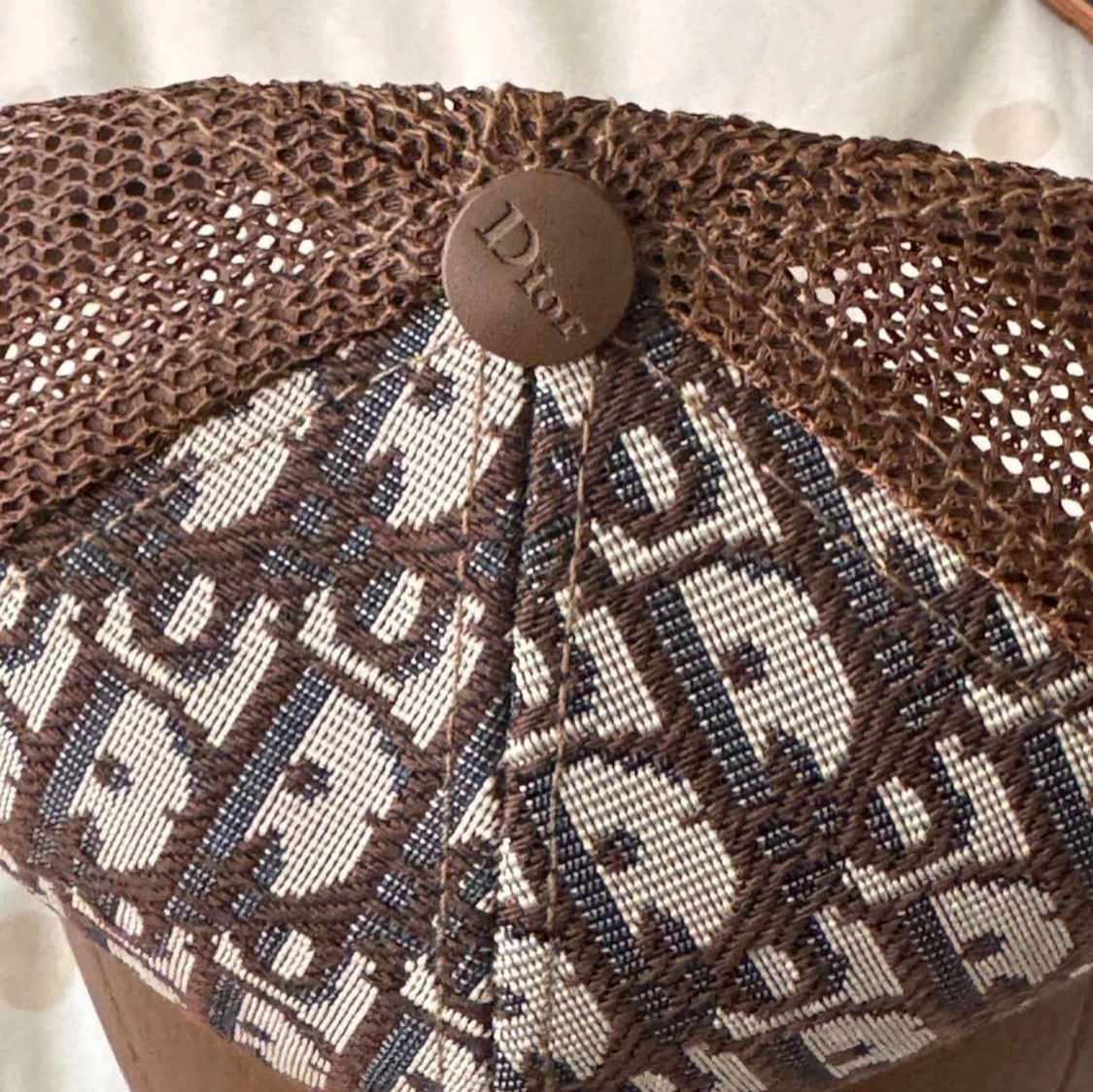 Brun keps från Dior - 2