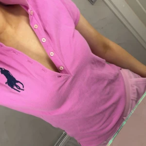 Rosa pikétröja från Ralph Lauren - Storlek S