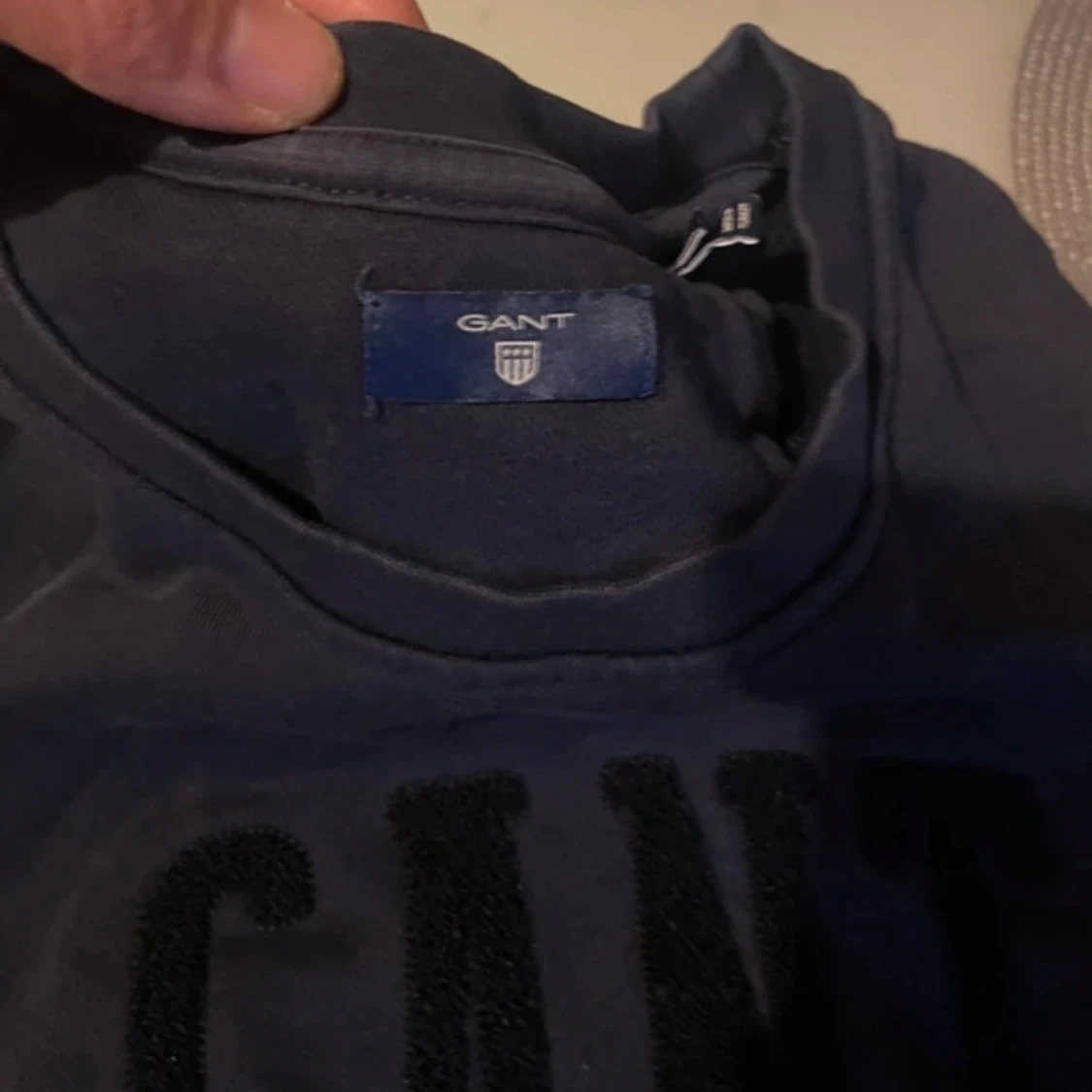 Mörkblå sweatshirt från GANT - 3