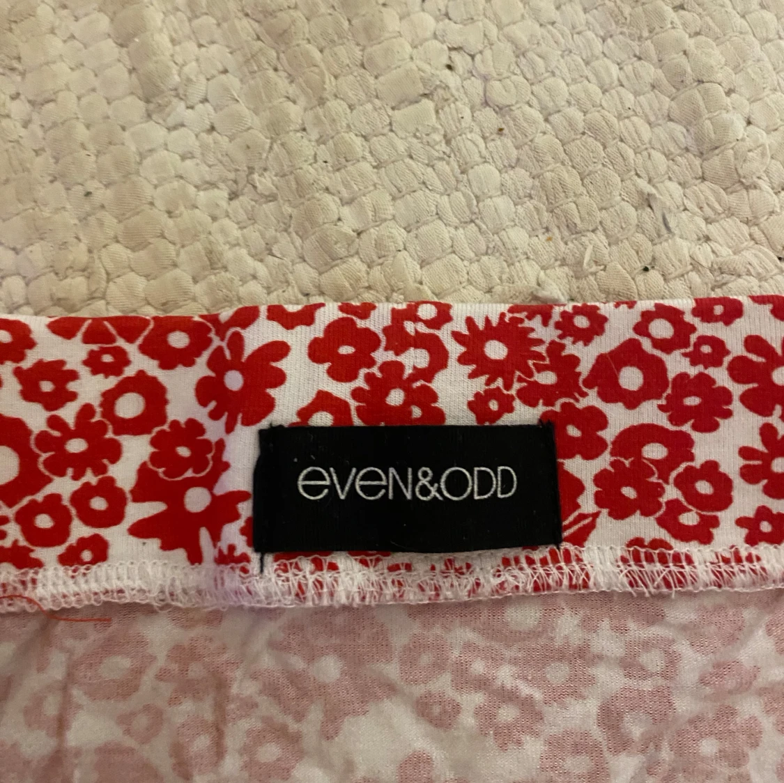 Rödblommig kortkjol från Even&Odd - 3