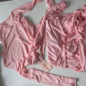 Topp o kjol set  - Suuuuper fina på men aldrig använt 