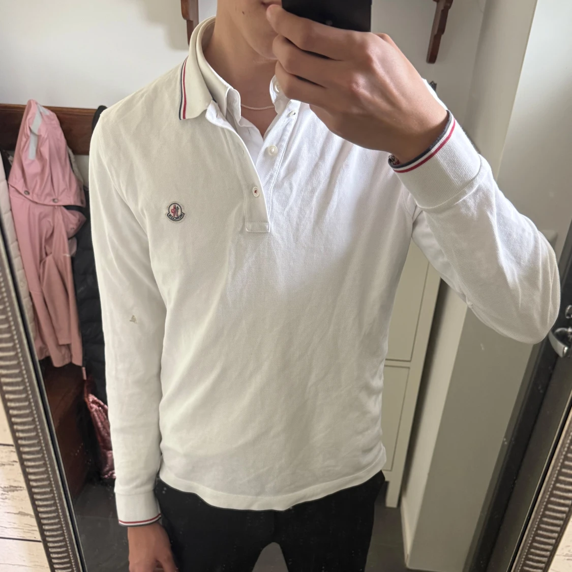 Vit långärmad pikétröja från Moncler