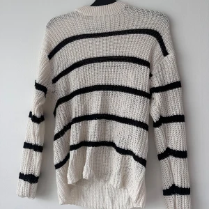 Stickad tröja - Storlek s