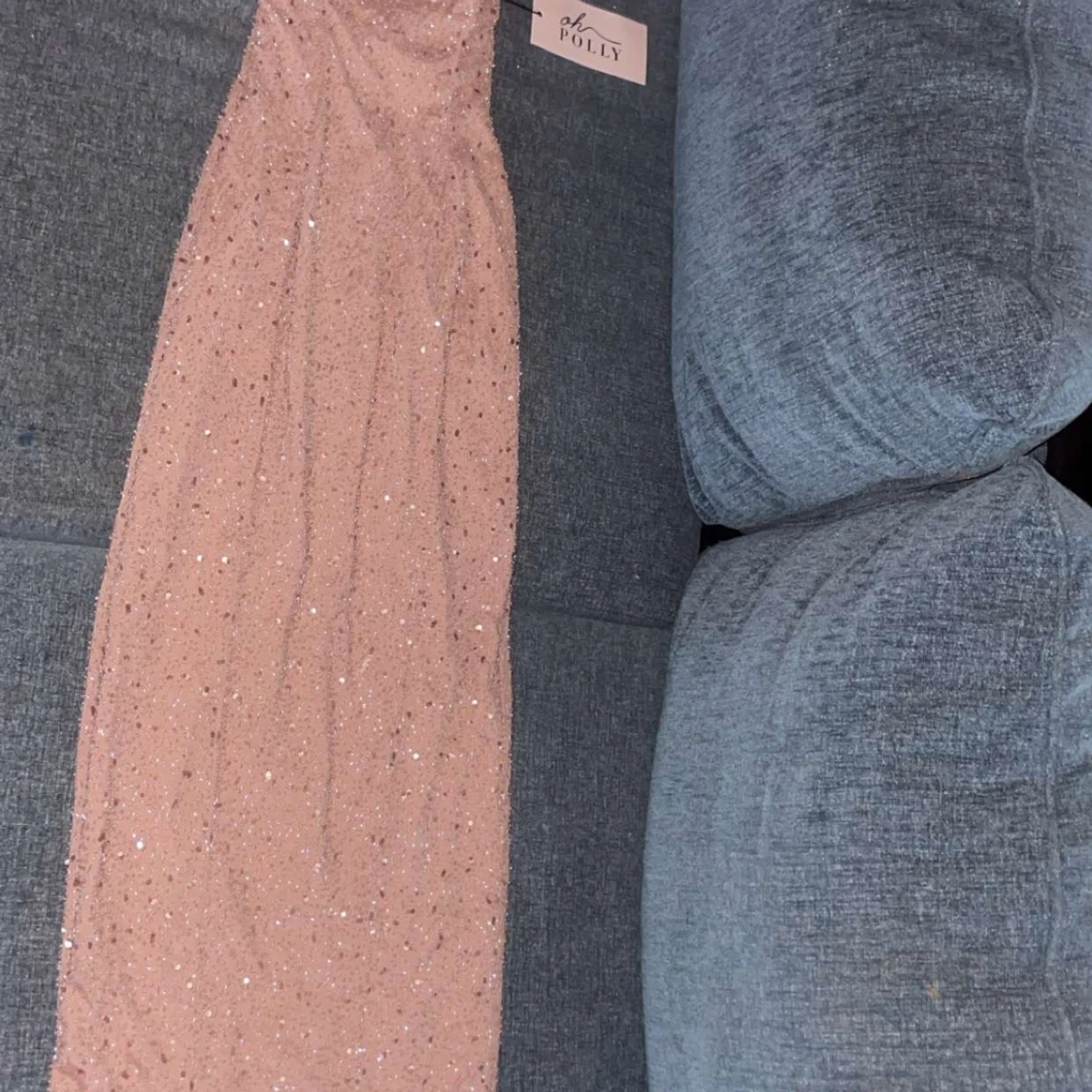 Glittrig champagnefärgad långklänning från Oh Polly - 3