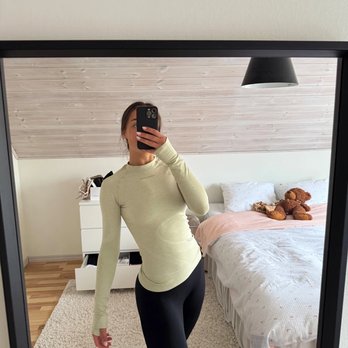 Ljusgrön  långärmad träningströja - 1