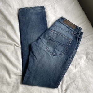 Tiger of Sweden 30 32 - Säljer nu dessa sjukt snygga Tiger Of Sweden jeans, inga defekter. Pris kan diskuteras vid snabb affär.