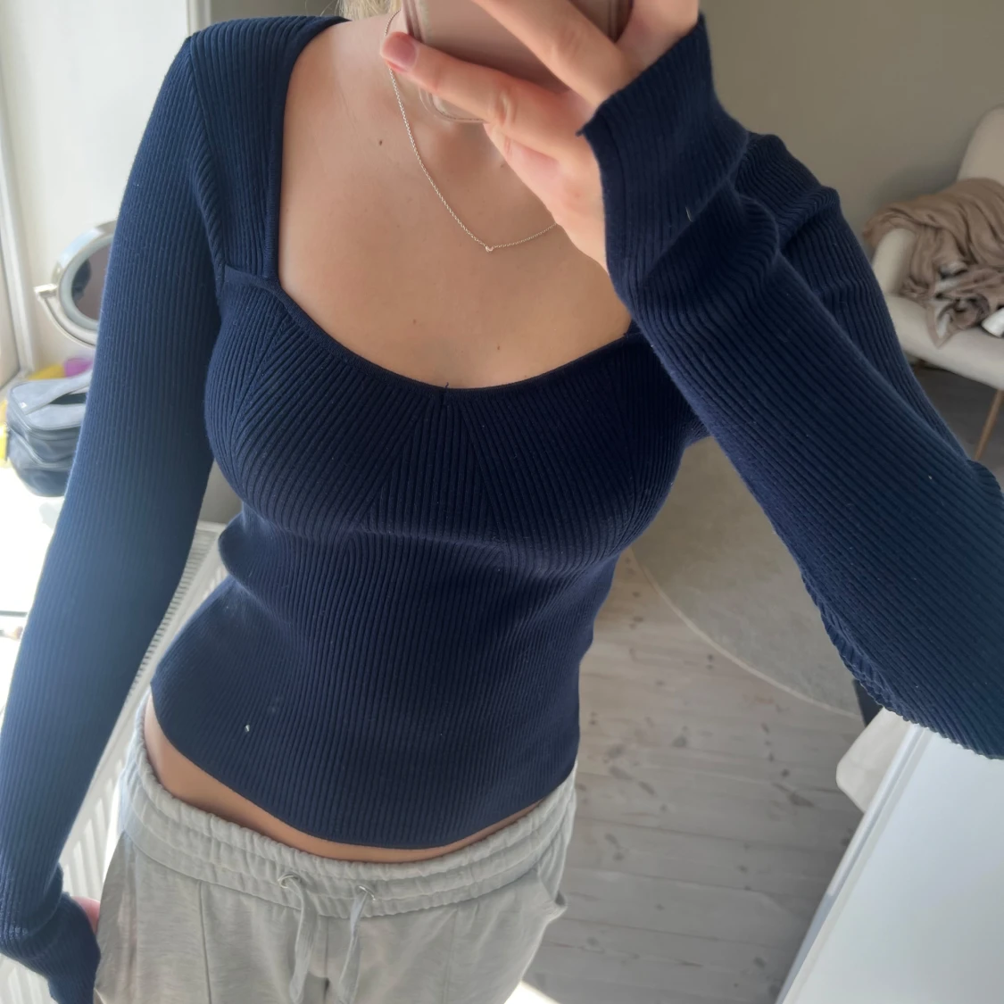 Mörkblå ribbad topp  - 1