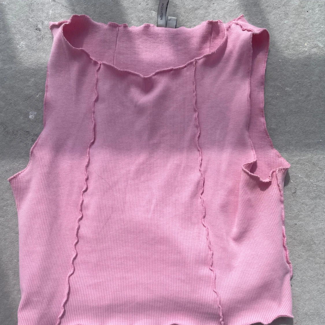 Rosa ribbad kjol med tillhörande linne - 2