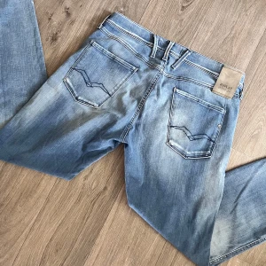 Replay jeans - Replay jeans | Modell Anbass | Super fint skick | Storlek W33 L32. 