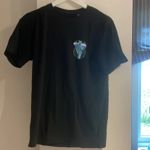 Svart t-shirt Ant wan Avicii Arena limited edition - Ant wan t-shirt
