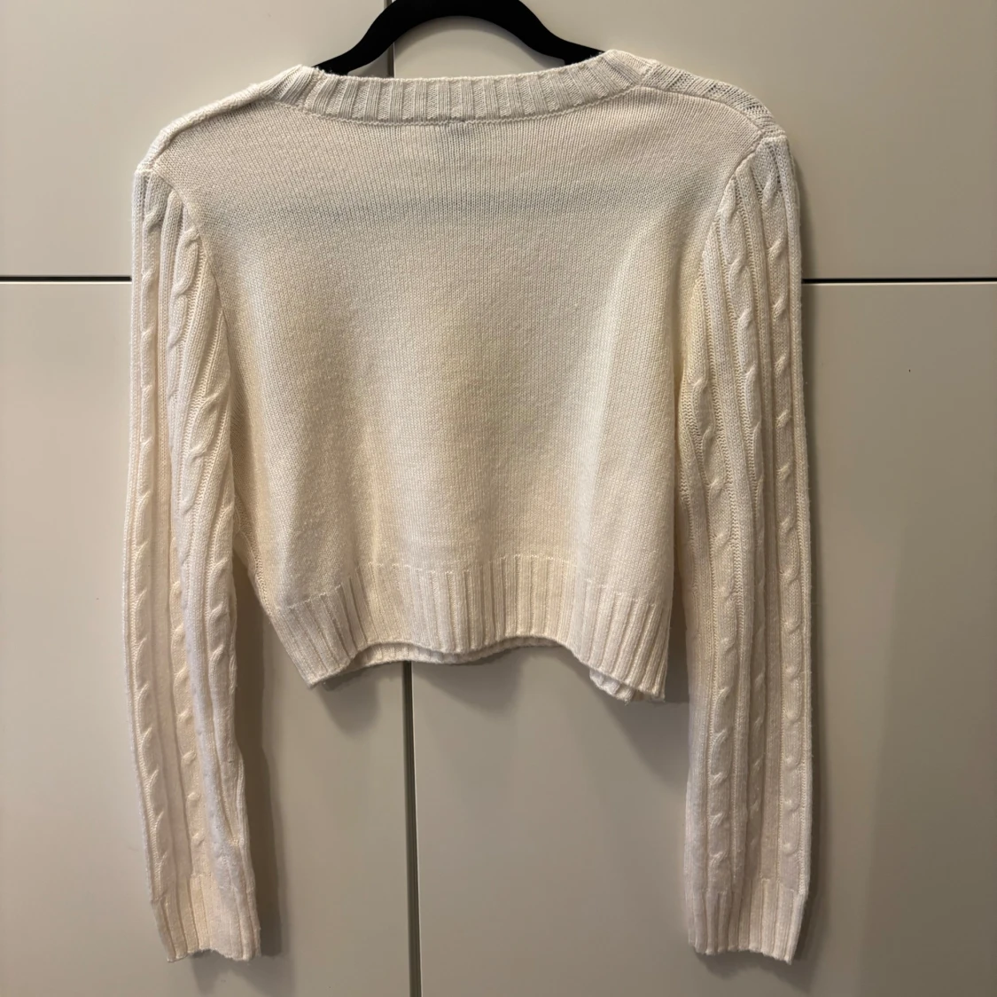 Kabelstickad croptop - 1