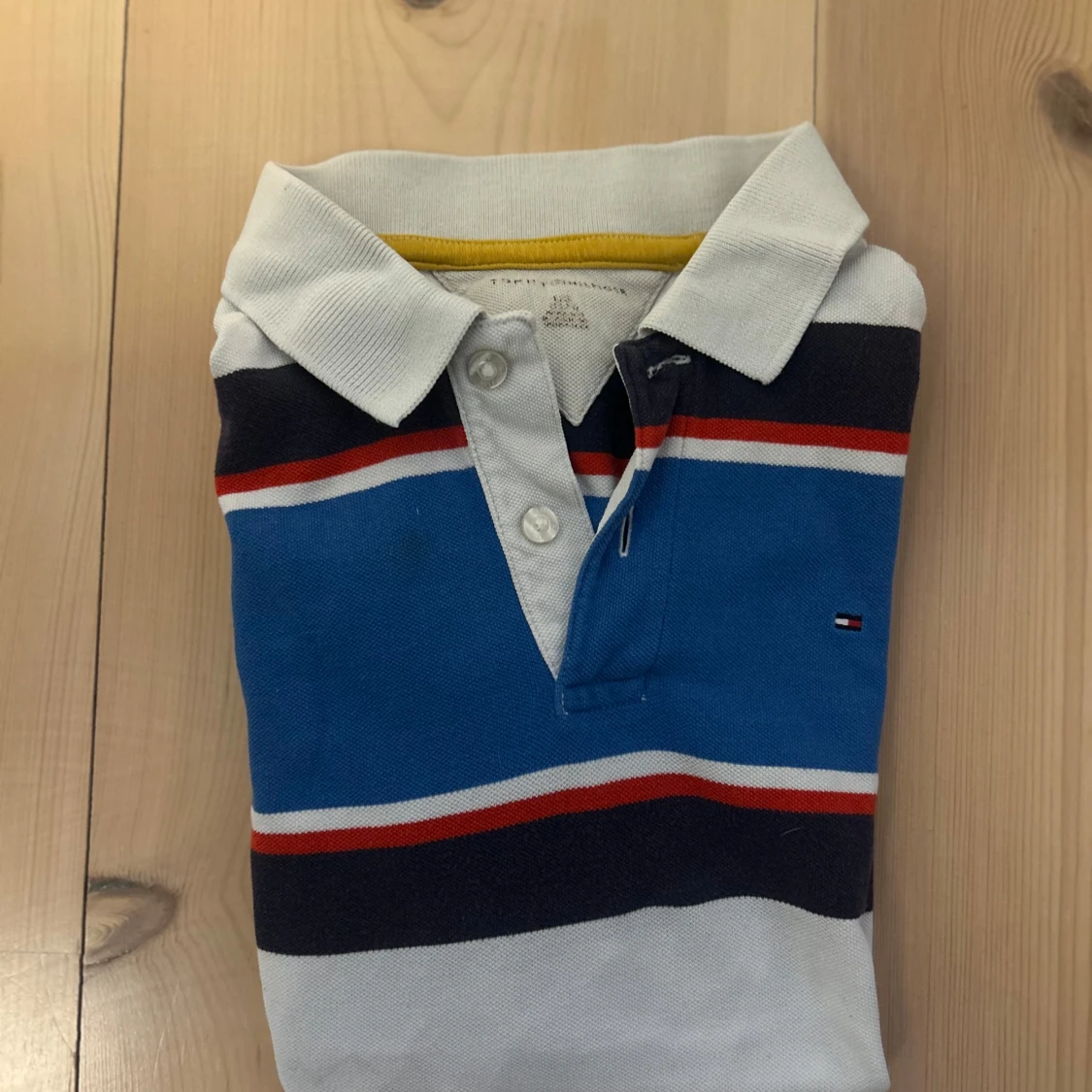 Randig pikétröja från Tommy Hilfiger - 1
