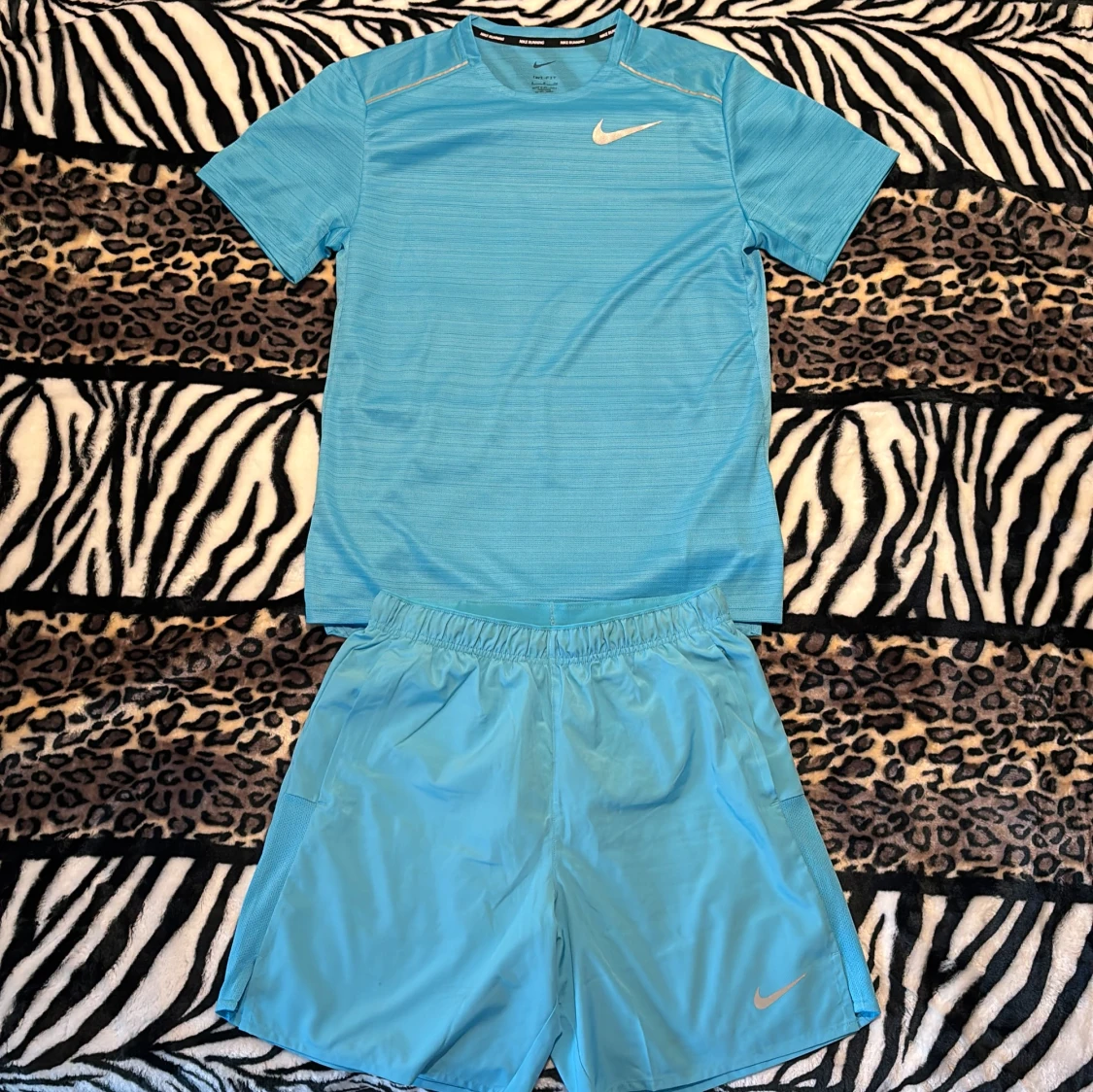 Ljusblå set från Nike