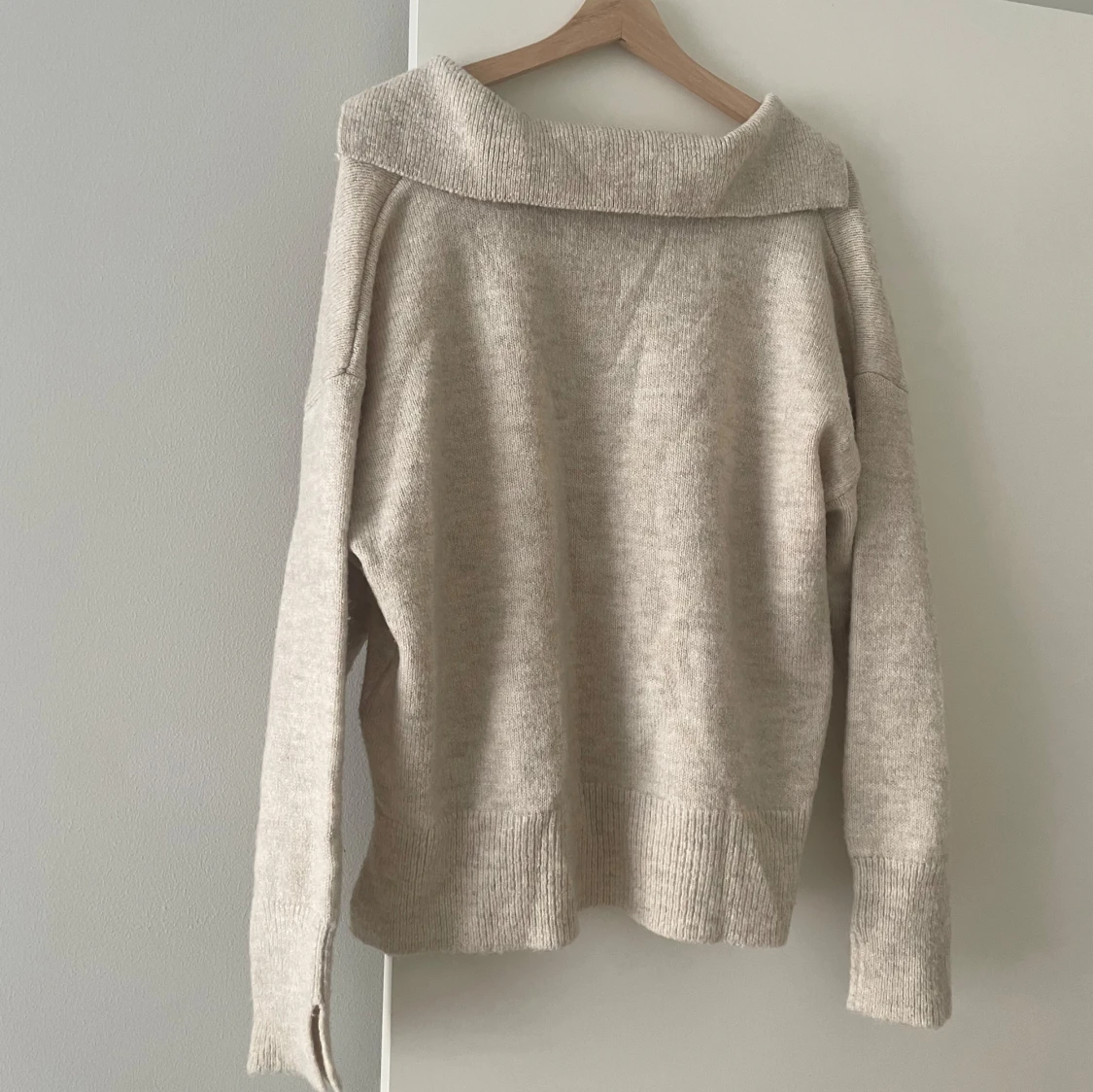 Beige stickad tröja  - 2