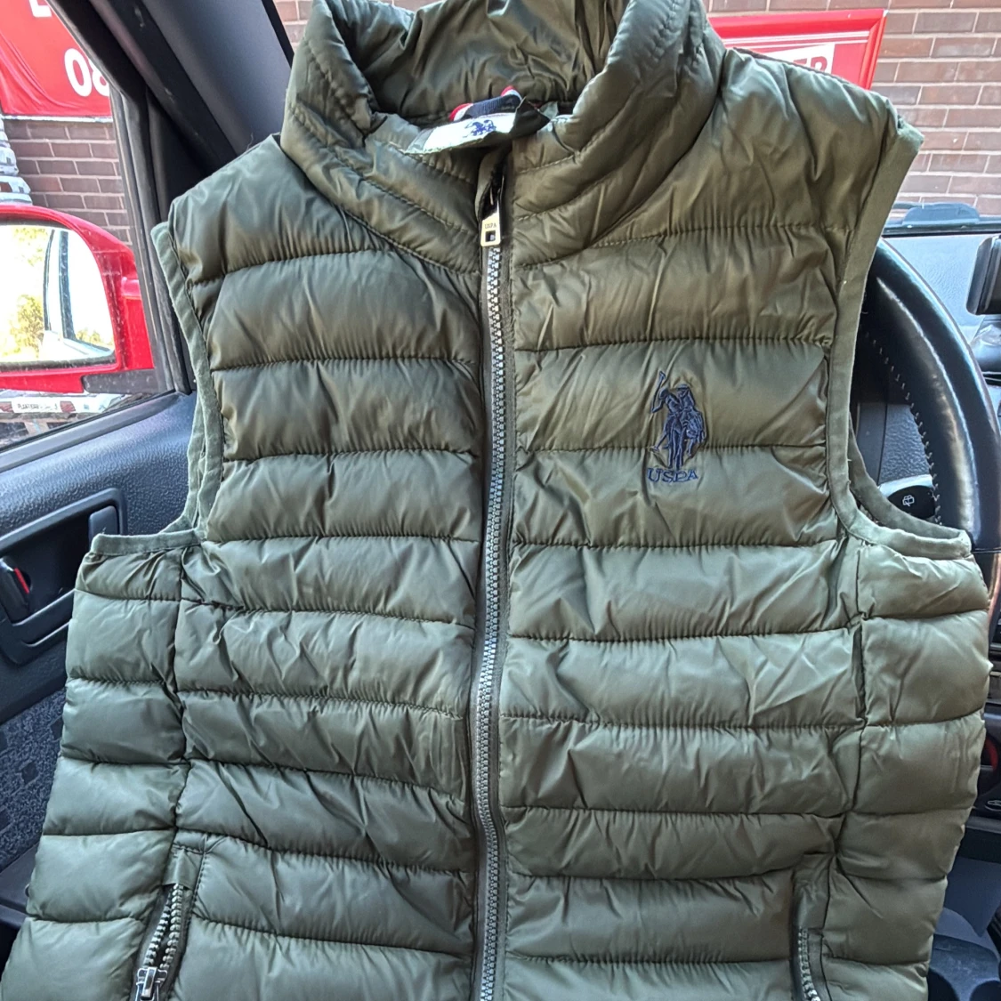 Olivgrön dunväst från U.S. Polo Assn. - 4