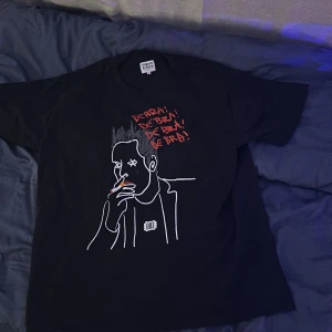 Odz merch - Merch från ODZ med ett grafiskt tryck. Perfekt för dig som gillar streetstyle.