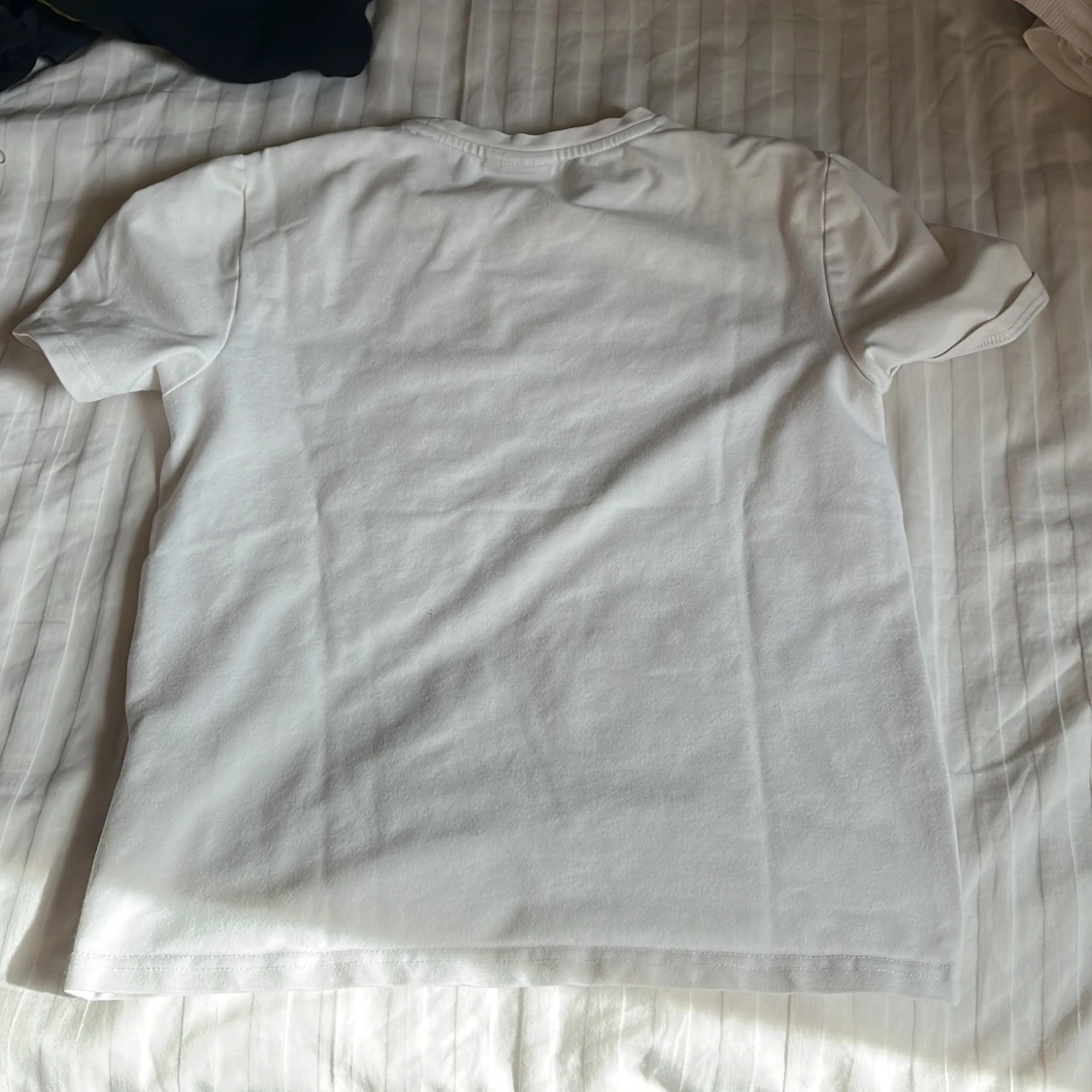 Vit t-shirt från BOSS med logotyp - 2