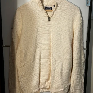 White CHAPS Ralph Lauren sweater  - 🎨Irl Colour: White   📏UK Size: L (please measurements for reassurance)  📐Measurements  Length 67 Shoulder width 52  🧵Material: 100% Cotton  BUY NOW IS ON  Thanks,
