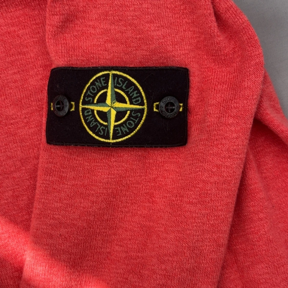 Röd långärmad tröja från Stone Island - 2