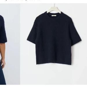 Mörkblå stickad tröja från Gina Tricot - Säljer en mörkblå stickad tröja från Gina Tricot. Tröjan har korta ärmar, och säljs för att den inte används pris kan diskuteras💗