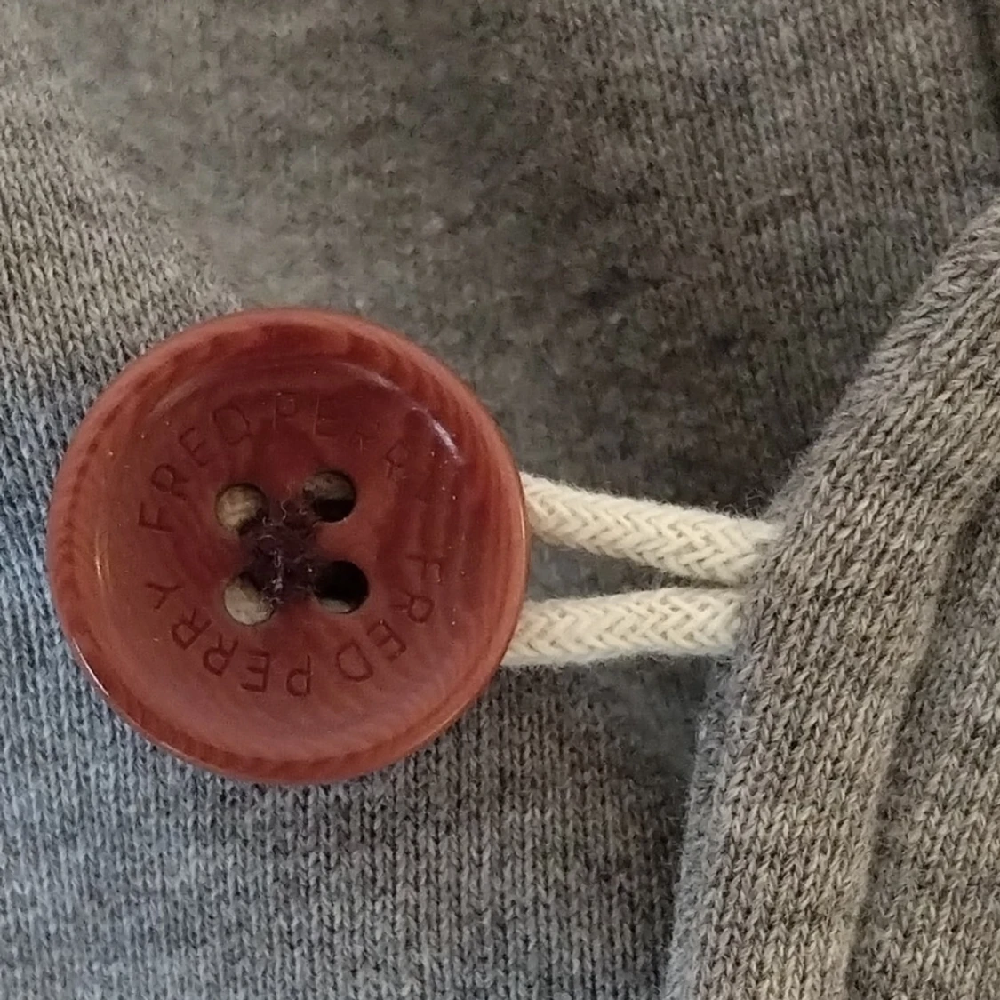 Grå cardigan från Fred Perry - 2