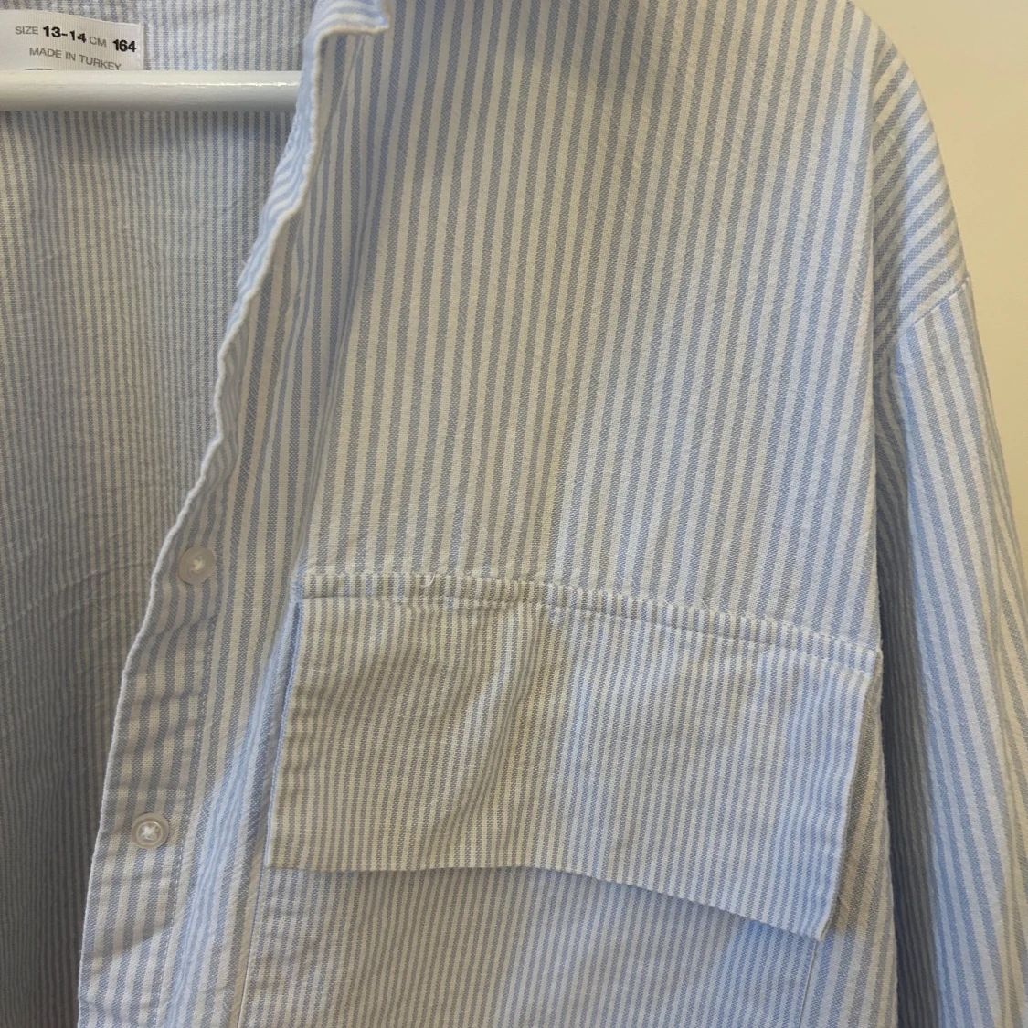 Blåvit randig skjorta från Zara - 3