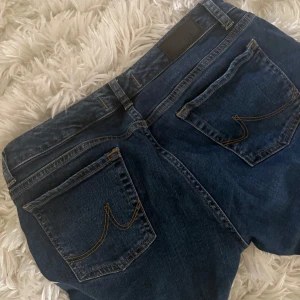 LTB Jeans  - Supersnygga marinblå lågmidjade jeans från LTB i modellen ”Roxy” säljes pga har två likadana därav ej använda många gånger alls!!  nypris 799 kr 🌸🌸