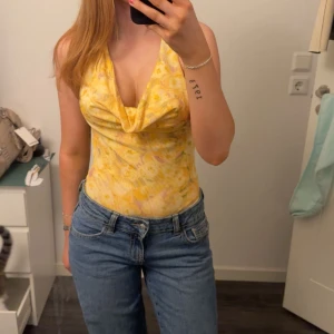 Body  - En fin body ifrån Zara som aldrig kommit till använding perfekt för sommaren 🤩🌷