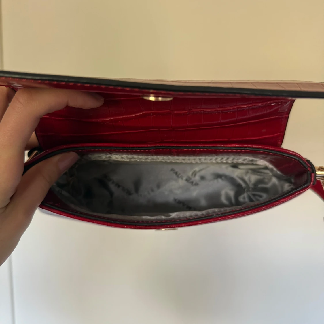 Röd axelväska i skinn - 2