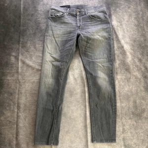 Dondup George jeans - Mycket fint skick | mått 41 midja, 95 längd | modell george Sitter slim fit | nypris 3000 mitt pris 599
