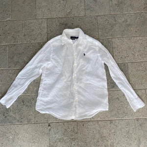 Ralph lauren skjorta - Ralph lauren skjorta | storlek: XS men passar S | skick: 8,5/10 | färg: vit | pris: 399 | pris kan diskuteras