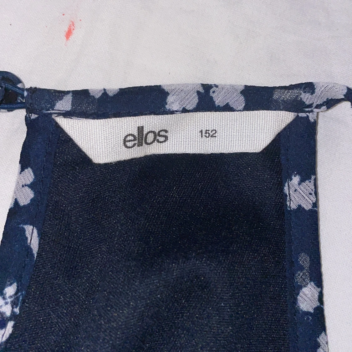 Mörkblå blommig långklänning från Ellos - 2