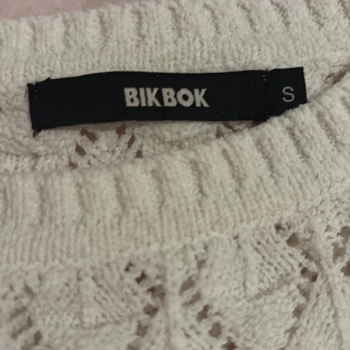 Vit stickad croppad tröja BikBok - 2