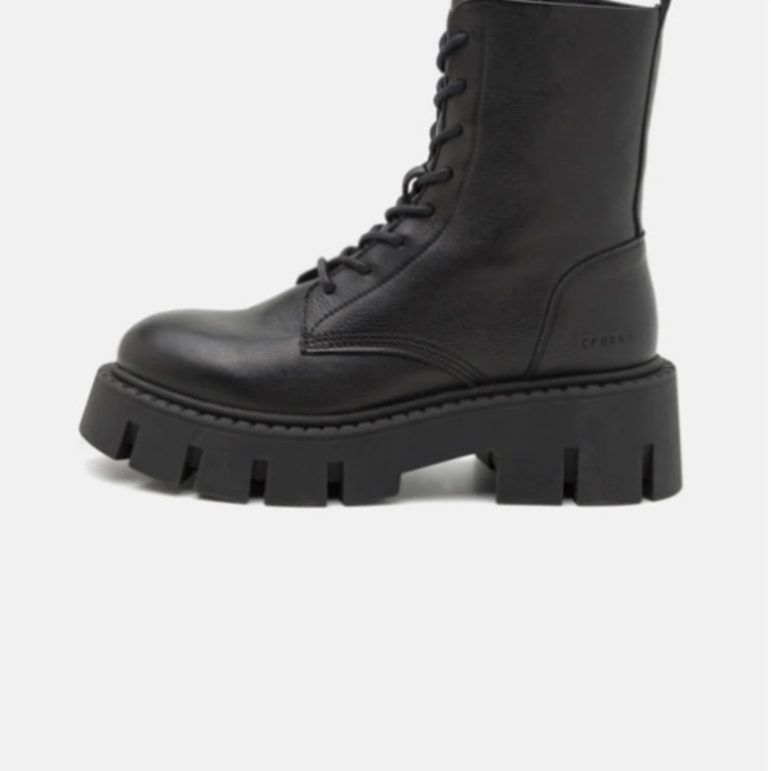 Chunky svarta boots i skinn