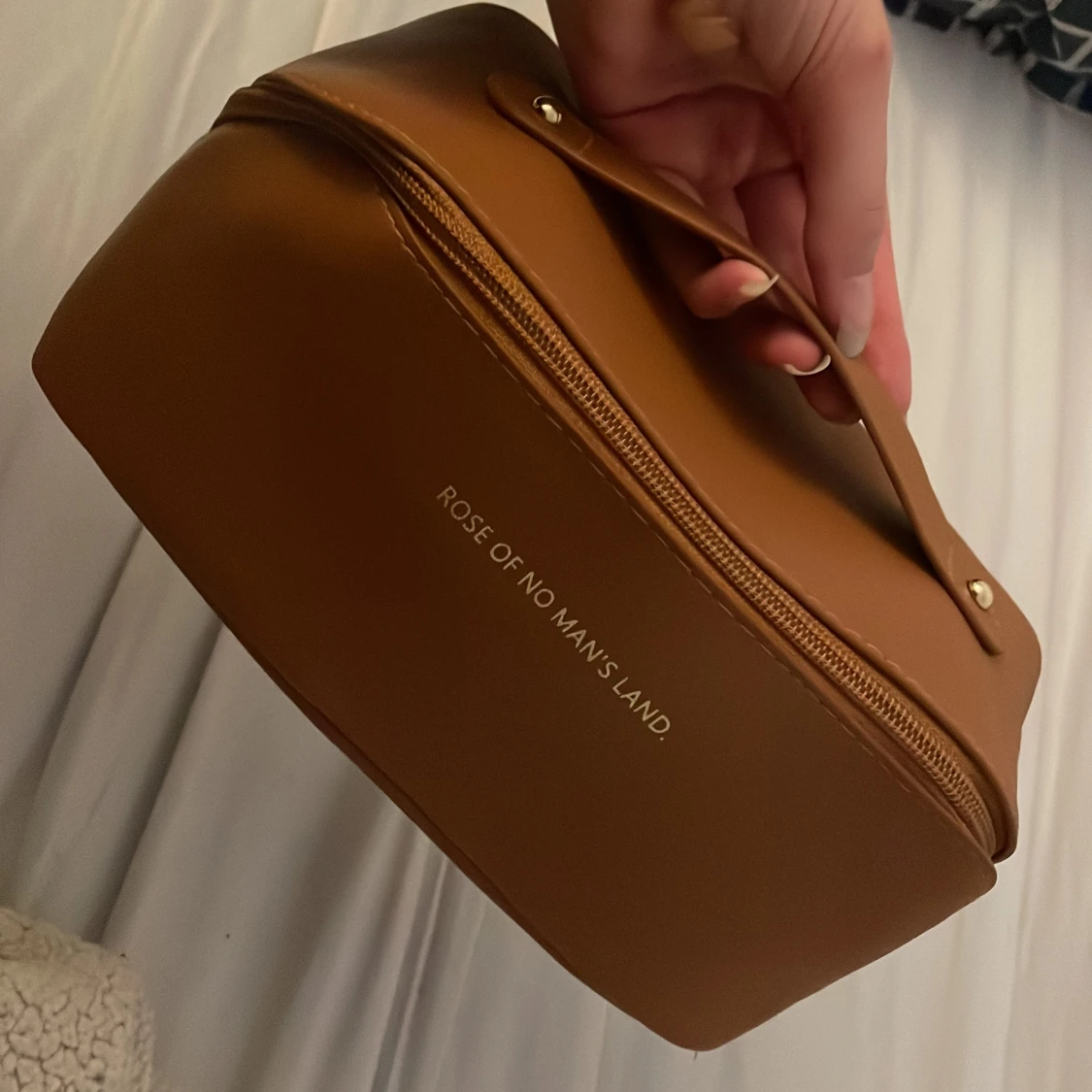 Brun necessär ifrån Rose of No Man's Land