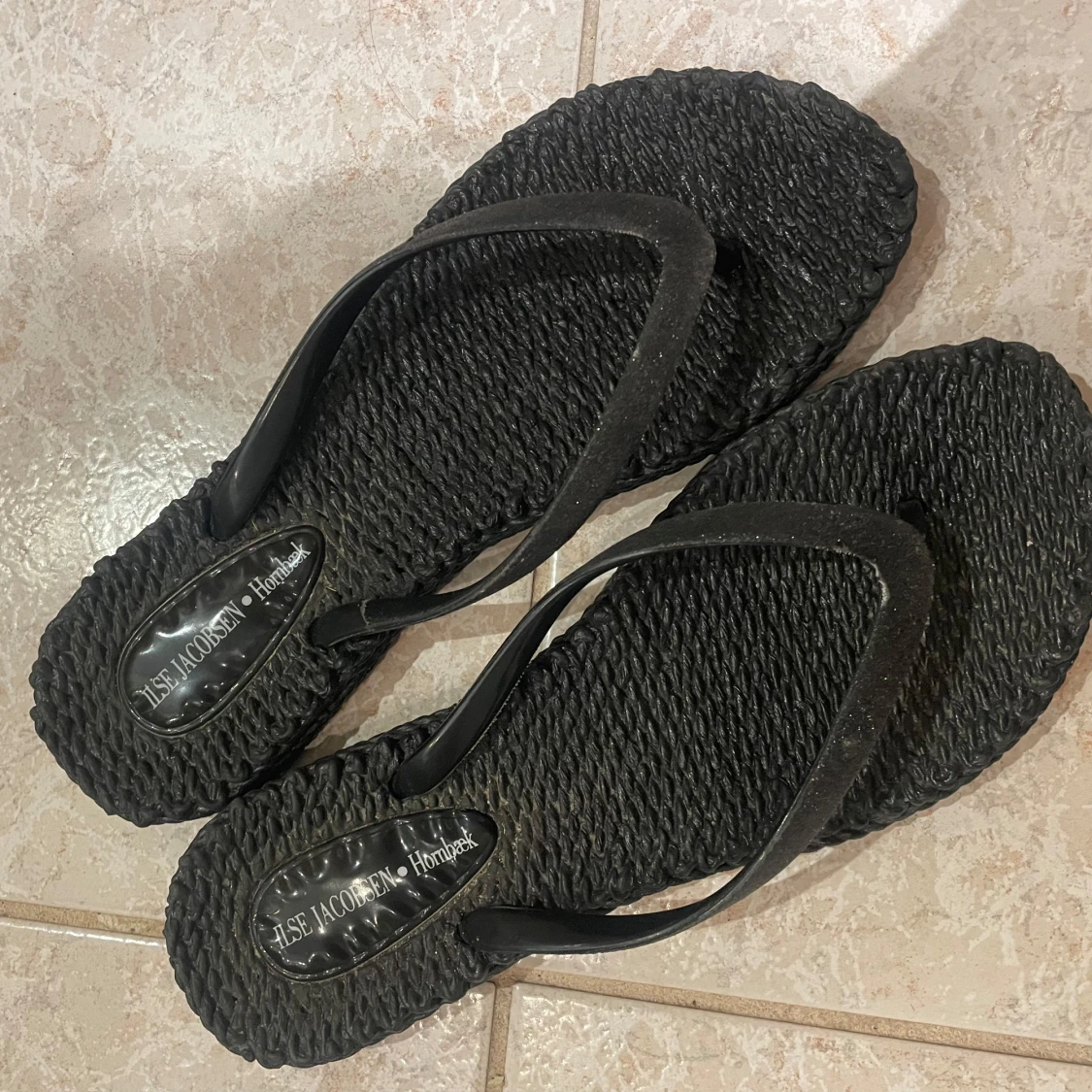 Svarta flipflops från Ilse Jacobsen