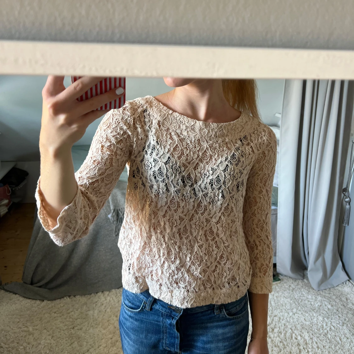 Beige spetsblus med knappar - 1