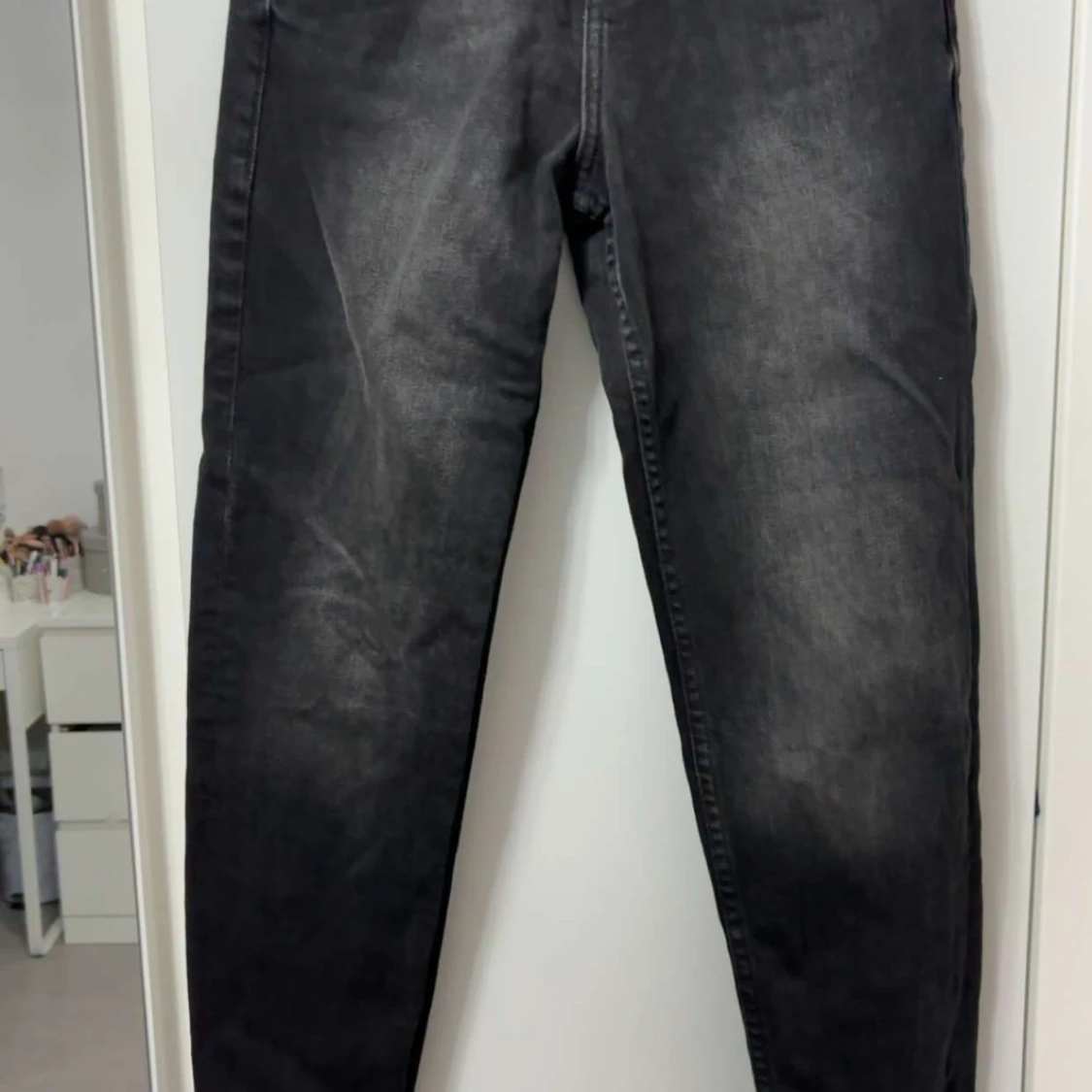 Svarta jeans från Zara, storlek 32