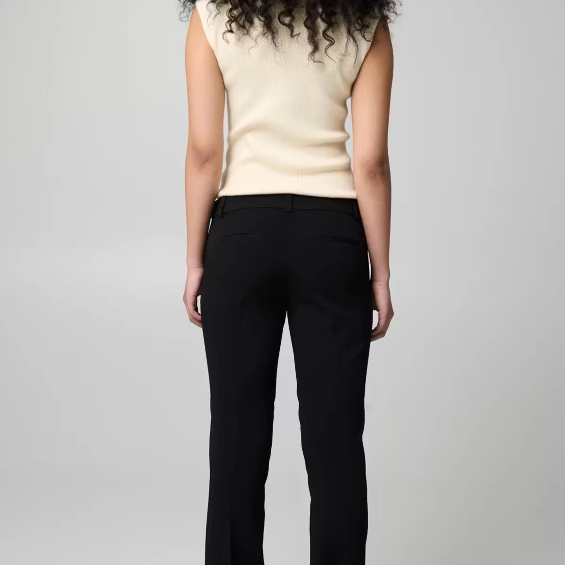 Svarta kostymbyxor  - 2