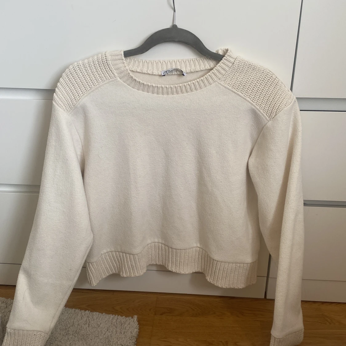 Vit stickad tröja från Zara