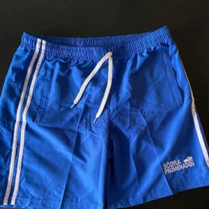 Söker dessa  - Kan betala bra hör av er om ni har något mer IFK Norrköping merch som ni säljer. I storlek S M funkar med.