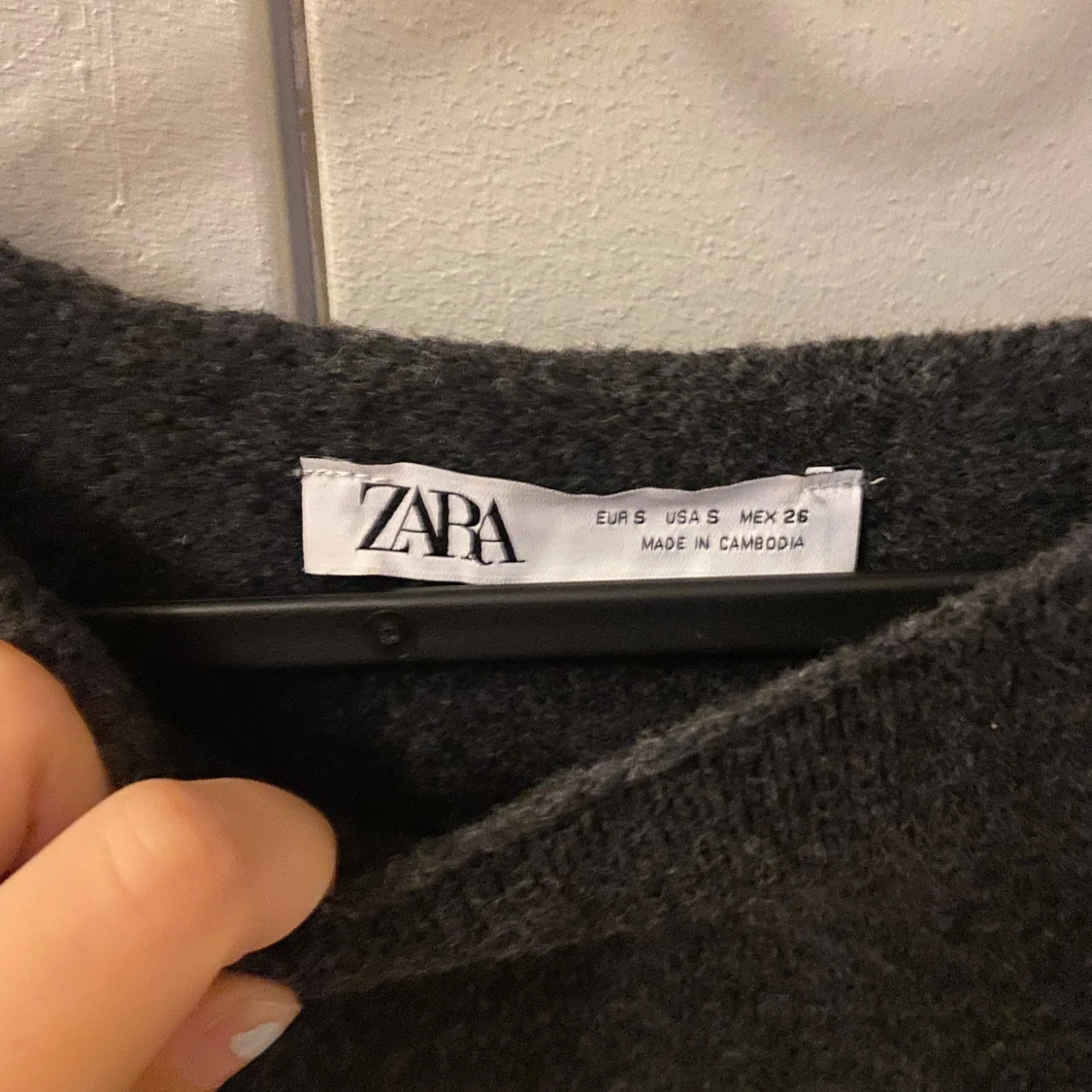 Mörkgrå stickad tröja från Zara - 2