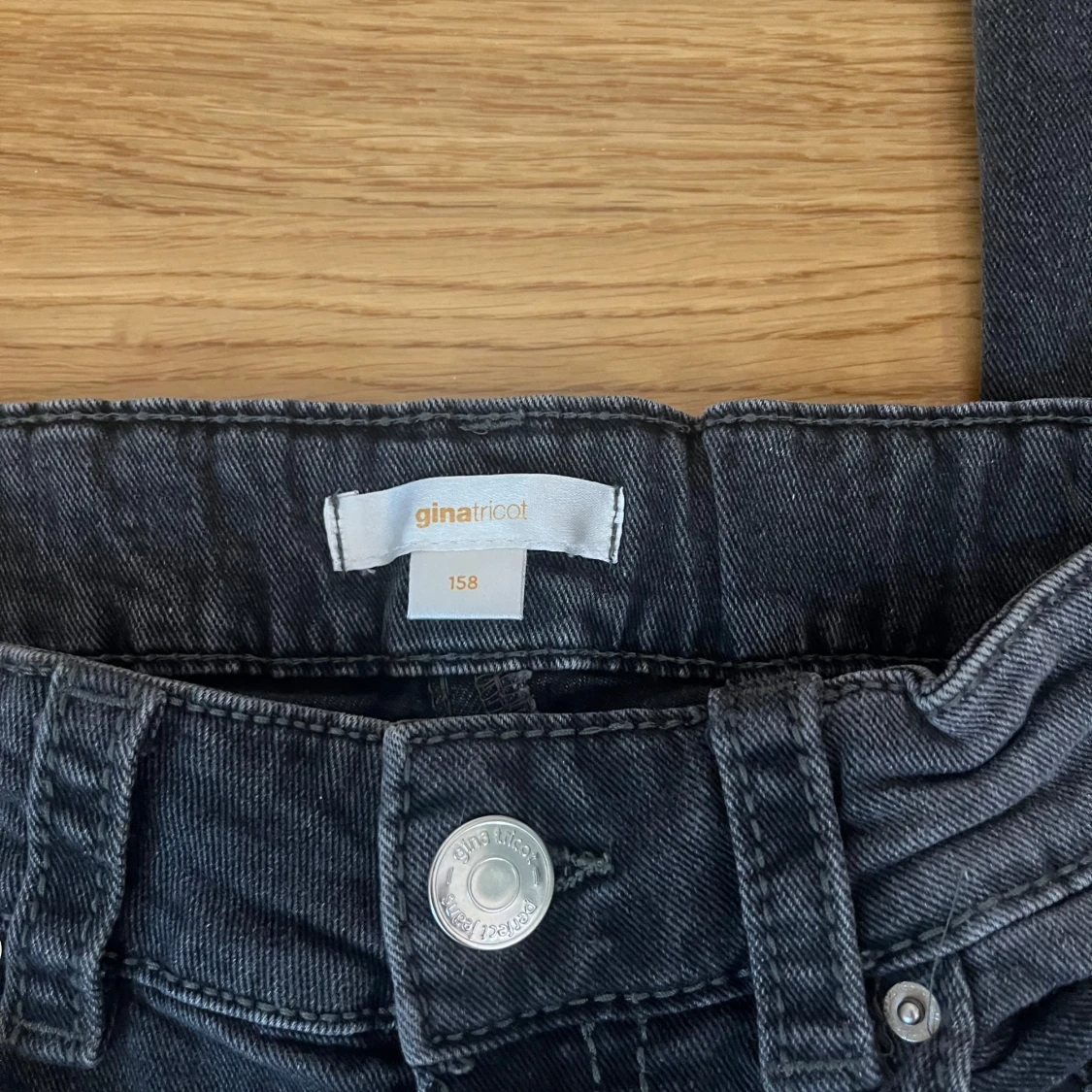 Svarta jeans från Gina Tricot, stl 158 - 2