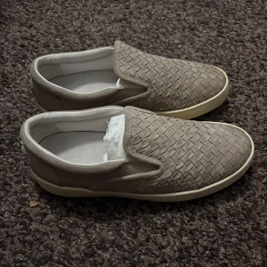 Bottega Veneta Slip ons - Bottega Veneta, storlek 43. Fint skick
