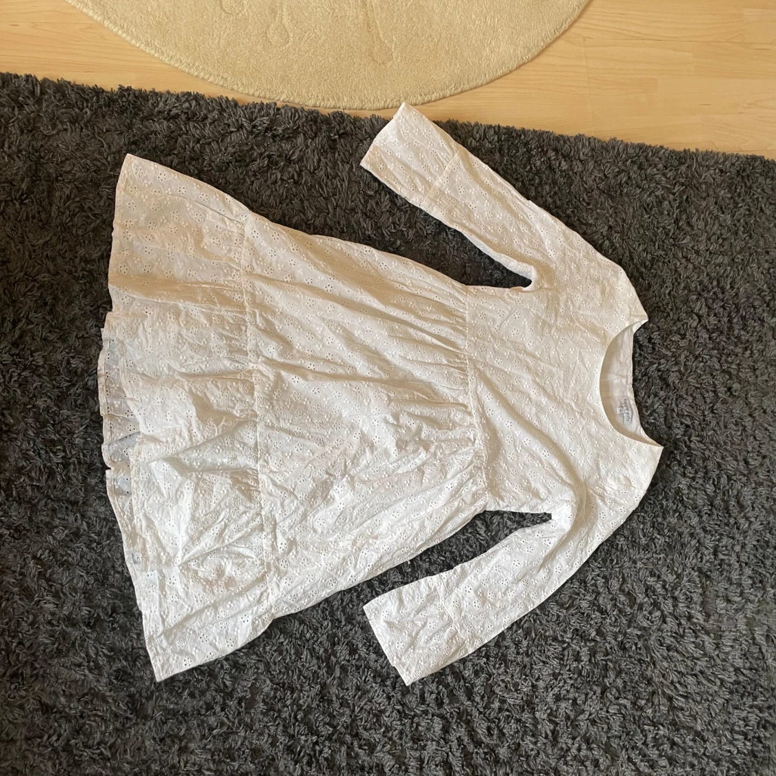 Vit broderad klänning Happy Girls - 1