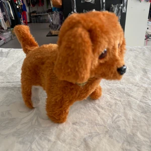 Vintage Leksakshund - Valpen gjorde en hundsignal medan gick . Ögon glänsande  helt ny 