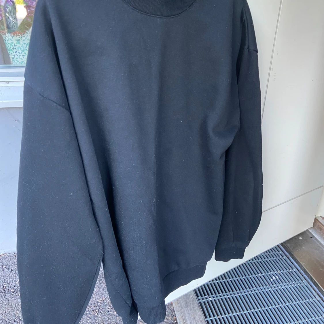Svart basic sweatshirt i bomull(fri frakt)